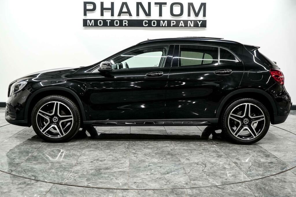 Mercedes-Benz GLA Class Amg Line Edition Black #3