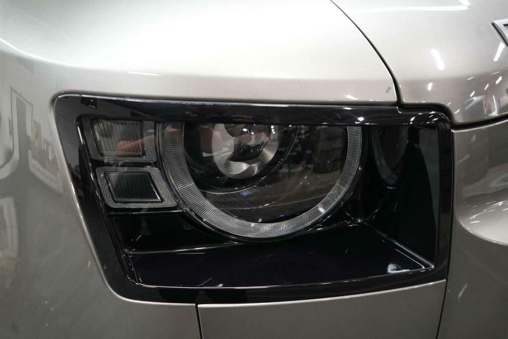 Land Rover Defender 130 X-dynamic Hse Silver #5