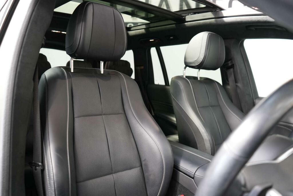 Mercedes-Benz GLS Class 400 Night Ed Exec D 4 Black #25
