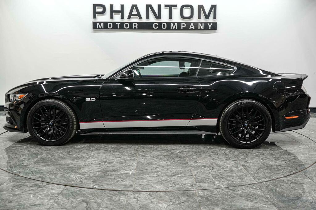 Ford Mustang Gt Black #3