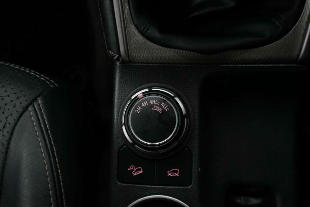 Mitsubishi L200  Orange #26