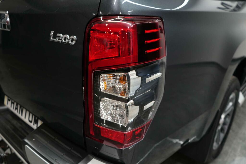 Mitsubishi L200  Orange #9