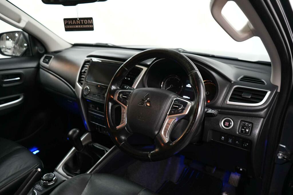 Mitsubishi L200  Orange #21