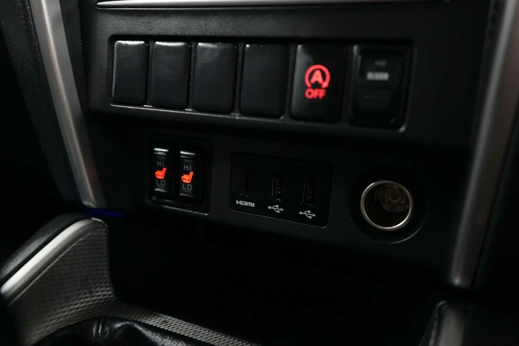 Mitsubishi L200  Orange #28