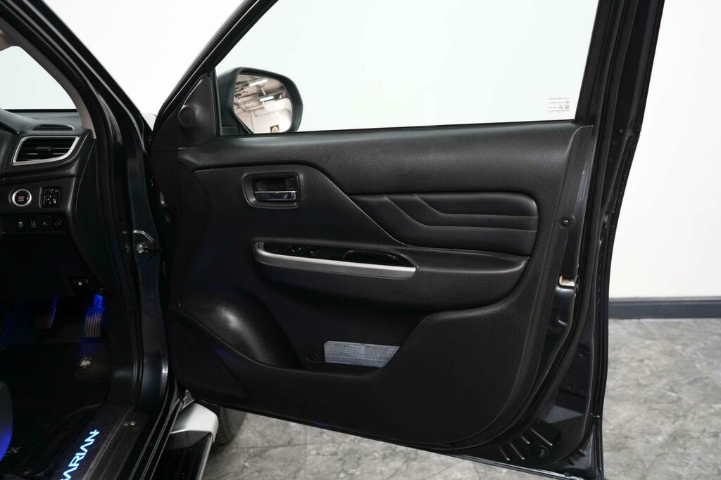 Mitsubishi L200  Orange #22