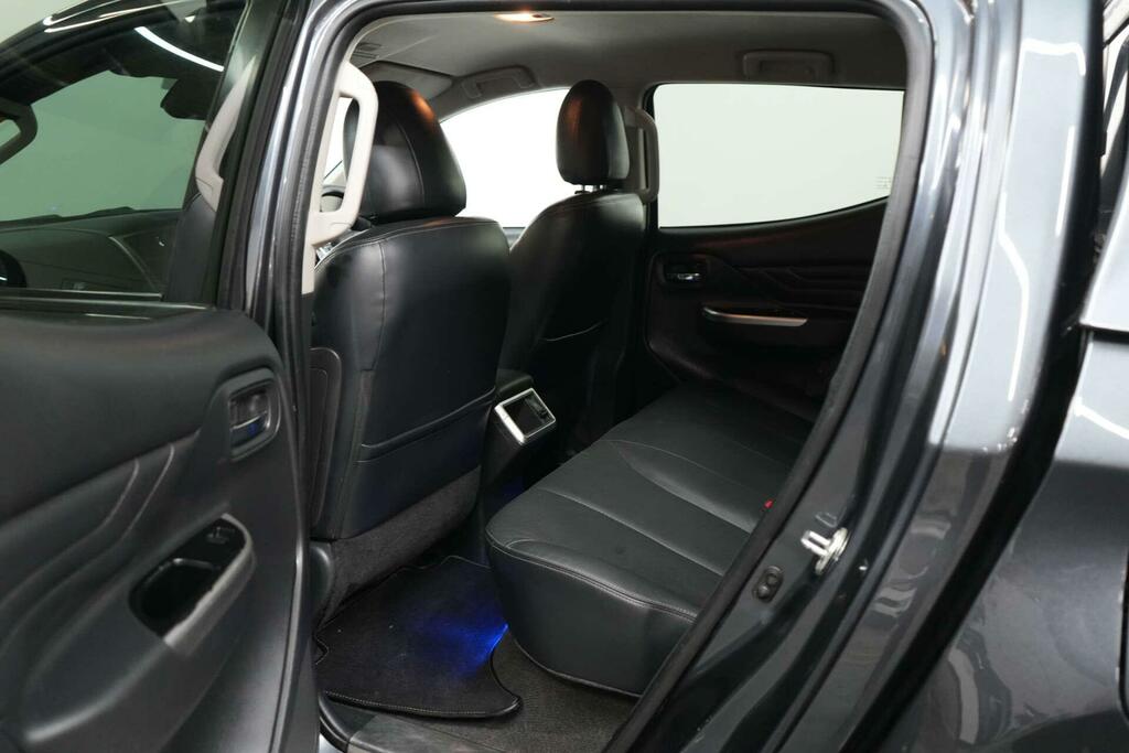 Mitsubishi L200  Orange #16