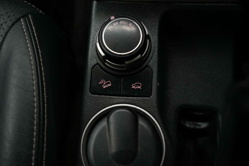 Mitsubishi L200  Orange #25