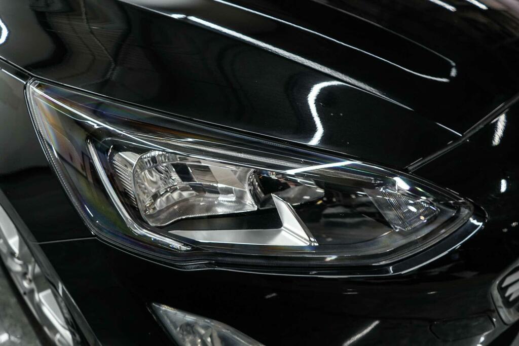 Ford Focus Zetec Black #6