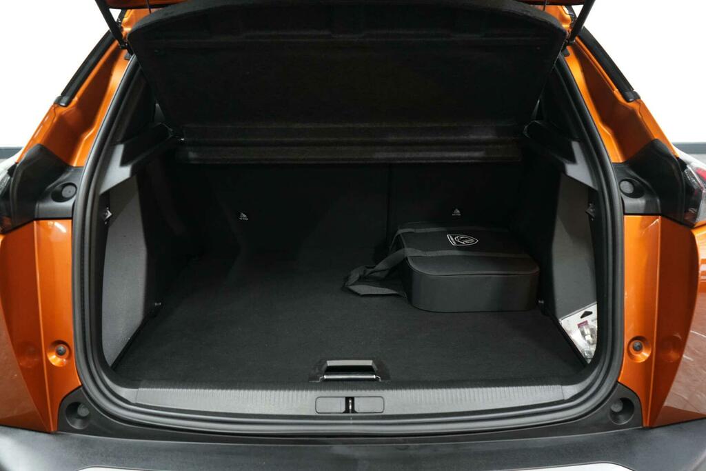 Peugeot e-2008 Active Premium Black #10