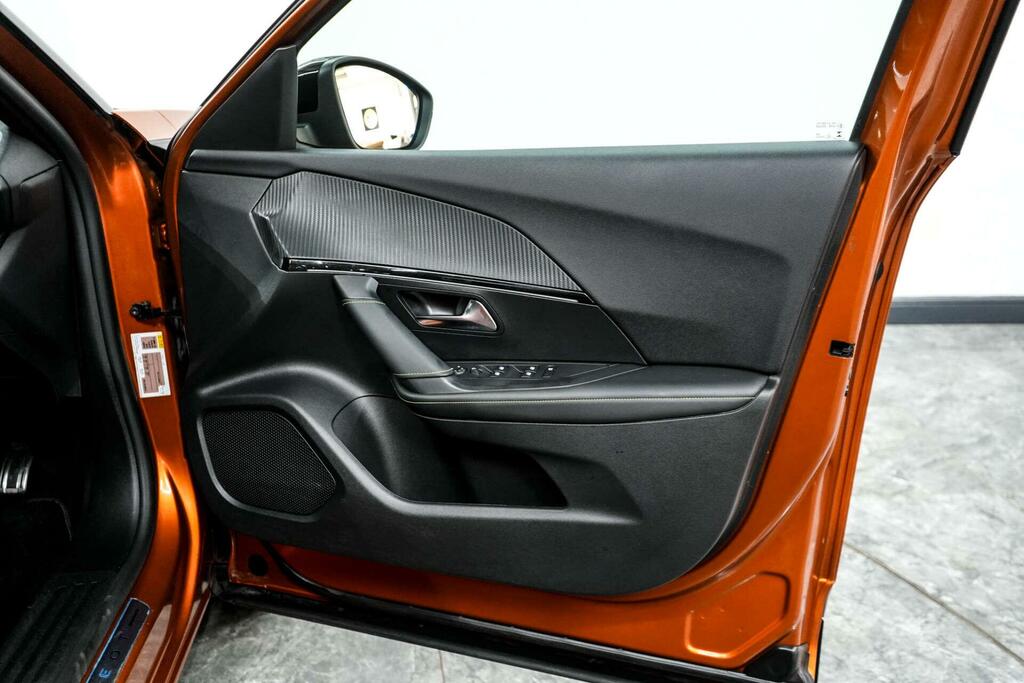 Peugeot e-2008 Active Premium Black #22