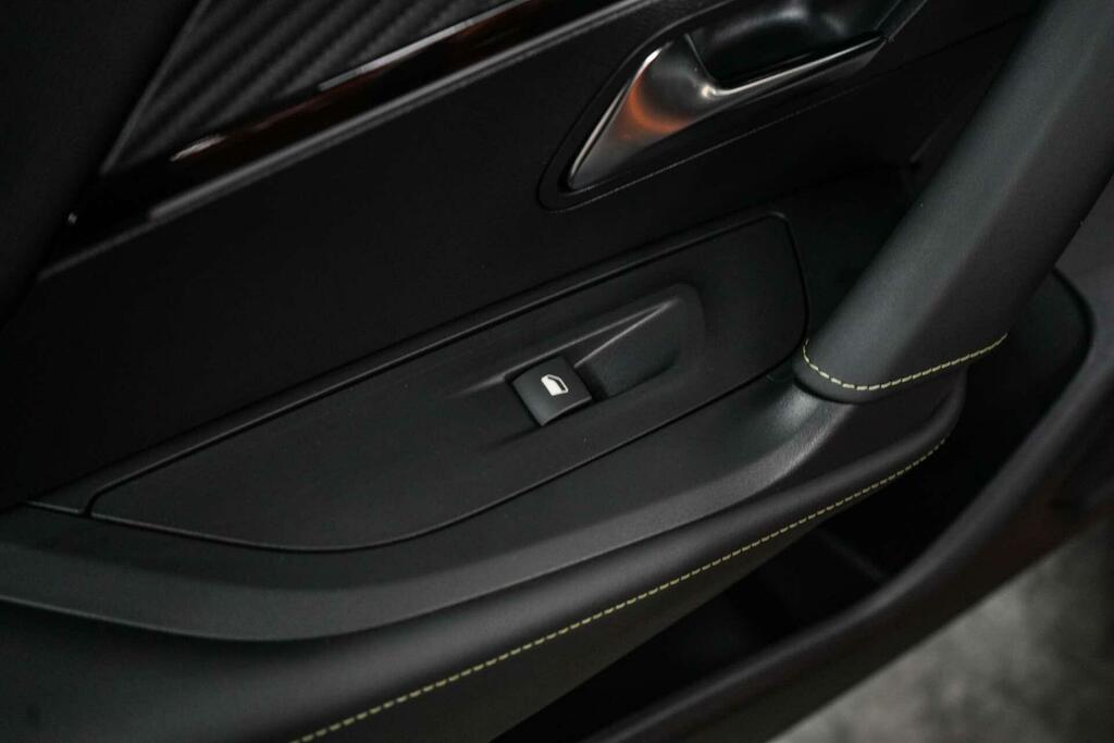 Peugeot e-2008 Active Premium Black #18