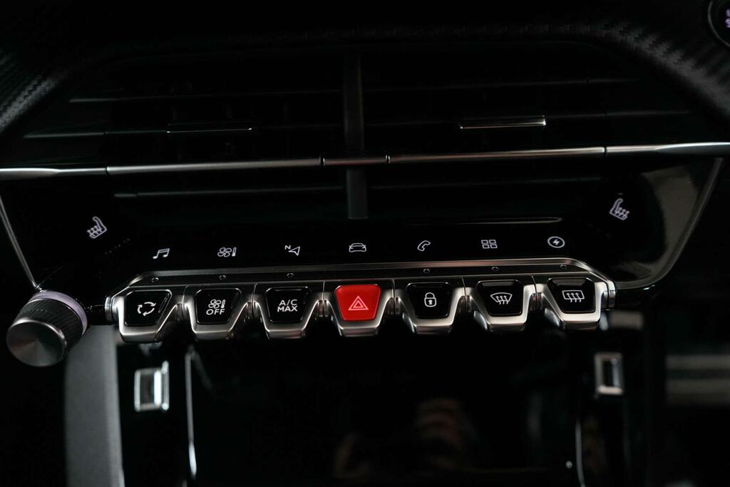 Peugeot e-2008 Active Premium Black #27