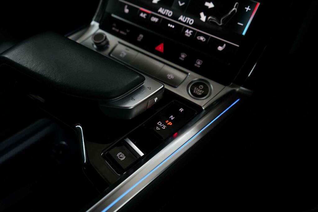 Audi E-tron Quattro Black Edition Grey #26