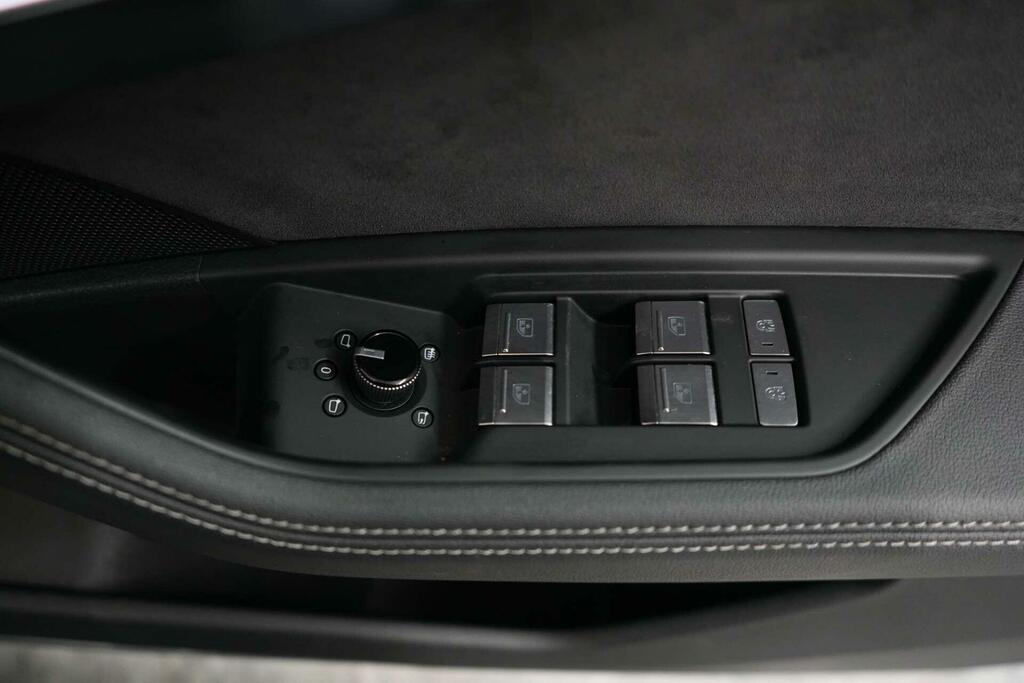 Audi E-tron Quattro Black Edition Grey #23