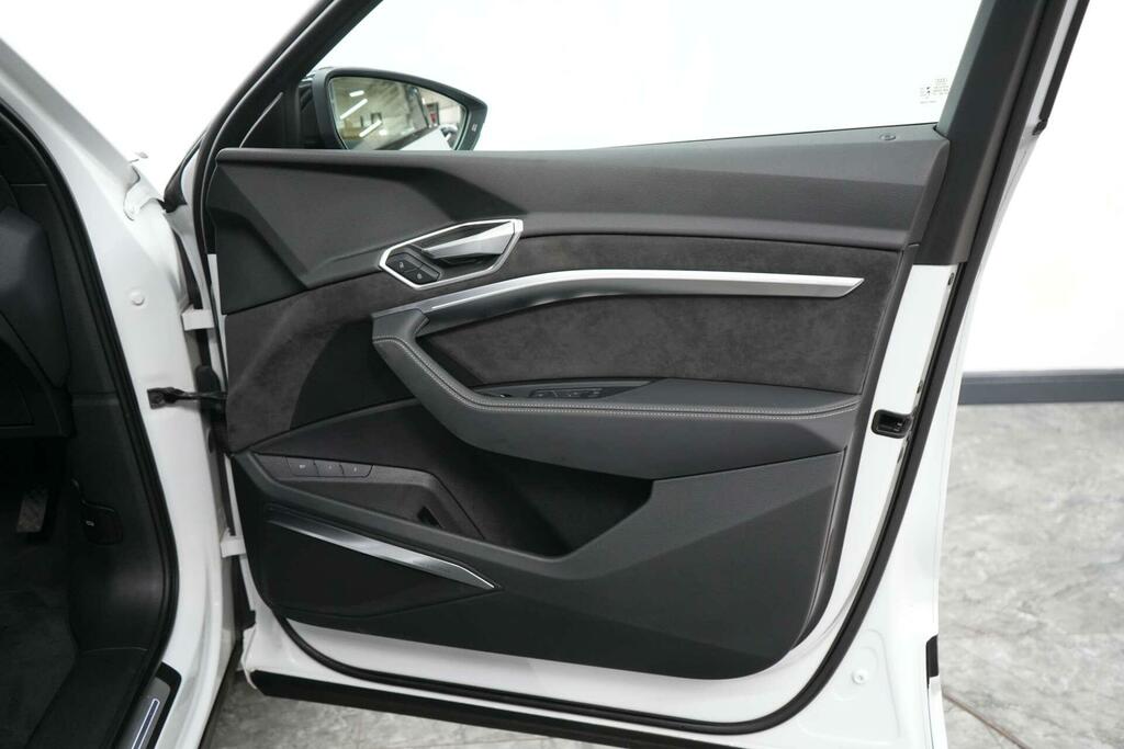 Audi E-tron Quattro Black Edition Grey #22