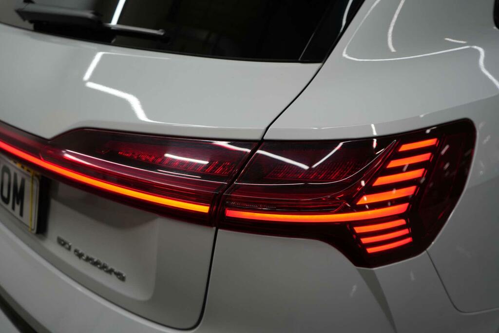 Audi E-tron Quattro Black Edition Grey #47