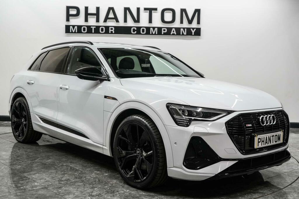 Audi E-tron Black Edition White