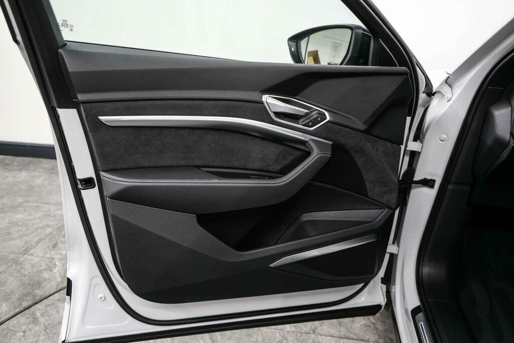 Audi E-tron Quattro Black Edition Grey #17