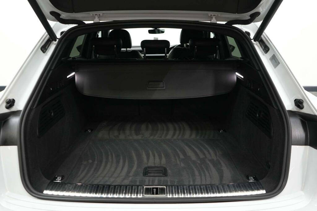 Audi E-tron Quattro Black Edition Grey #10