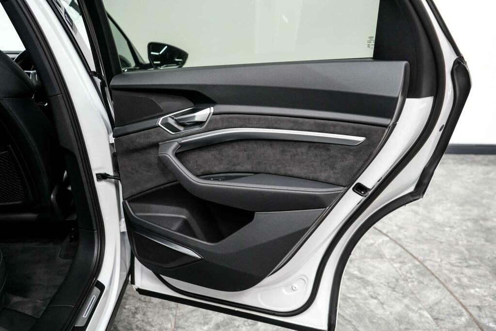 Audi E-tron Quattro Black Edition Grey #20