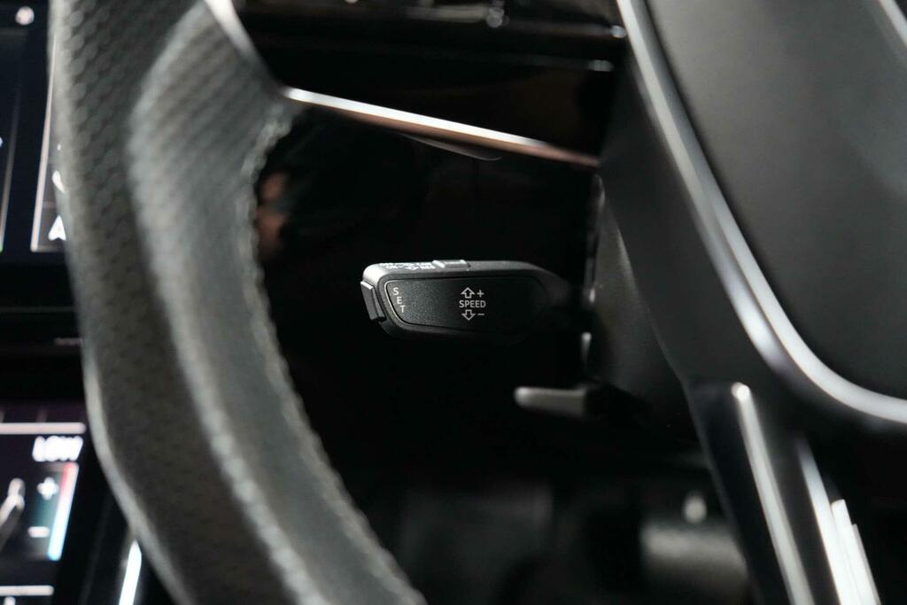 Audi E-tron Quattro Black Edition Grey #40