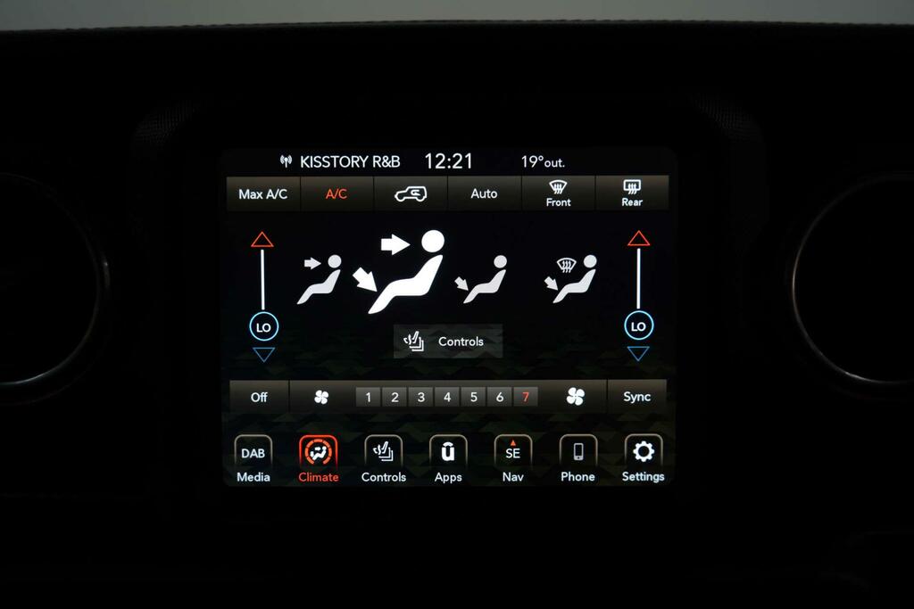 Jeep Wrangler 2.0 Night Eagle Black #36