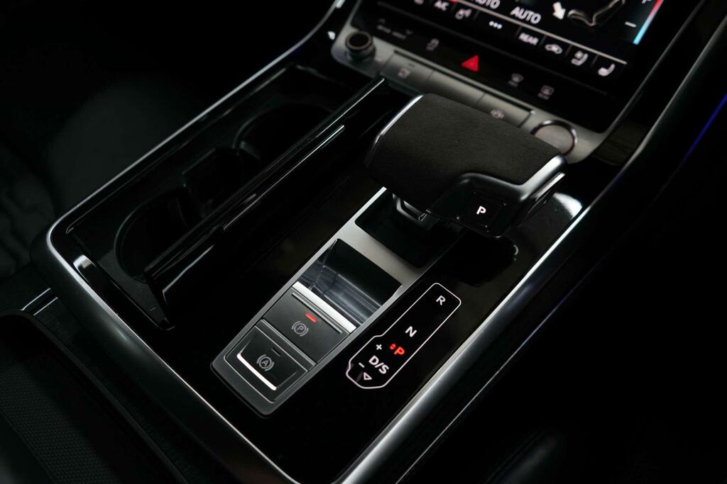 Audi RSQ8 4.0 Tfsi Black #27