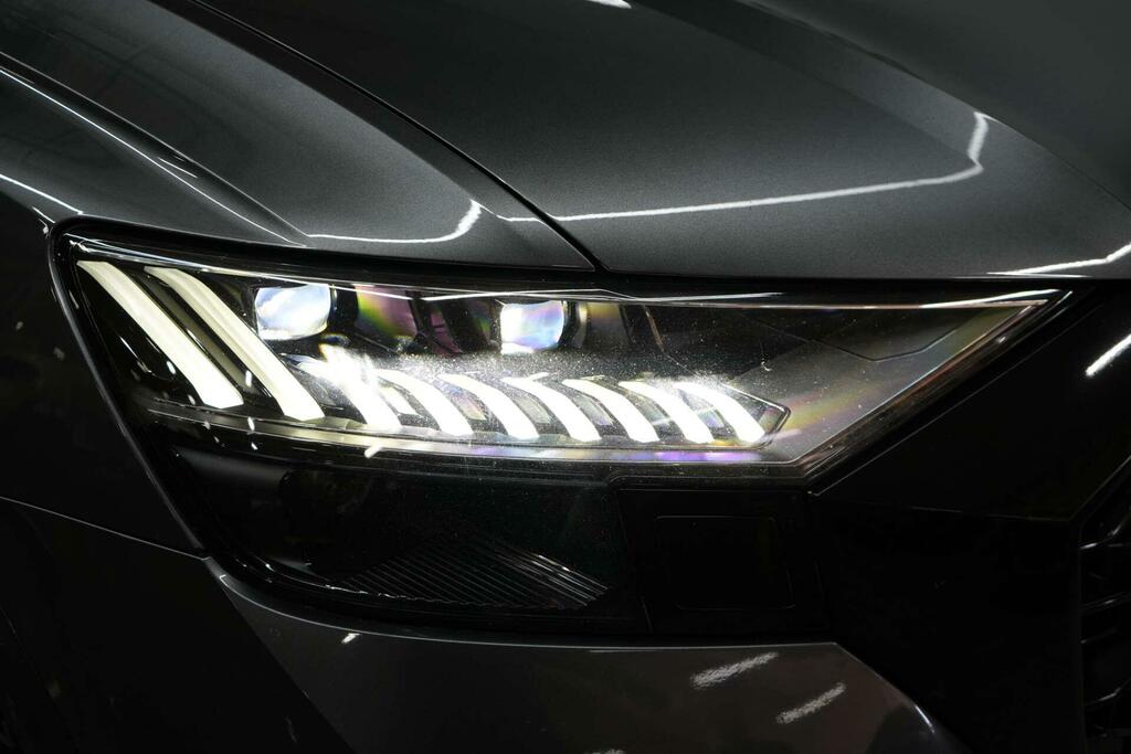 Audi RSQ8 4.0 Tfsi Black #49