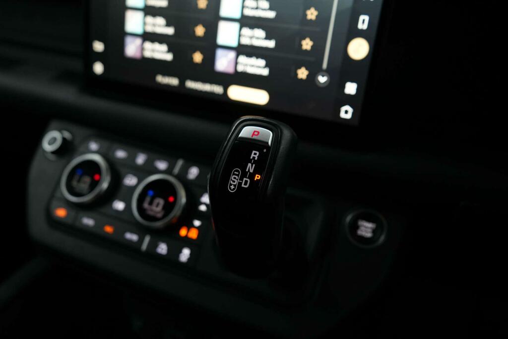 Land Rover Defender 110 S Grey #31