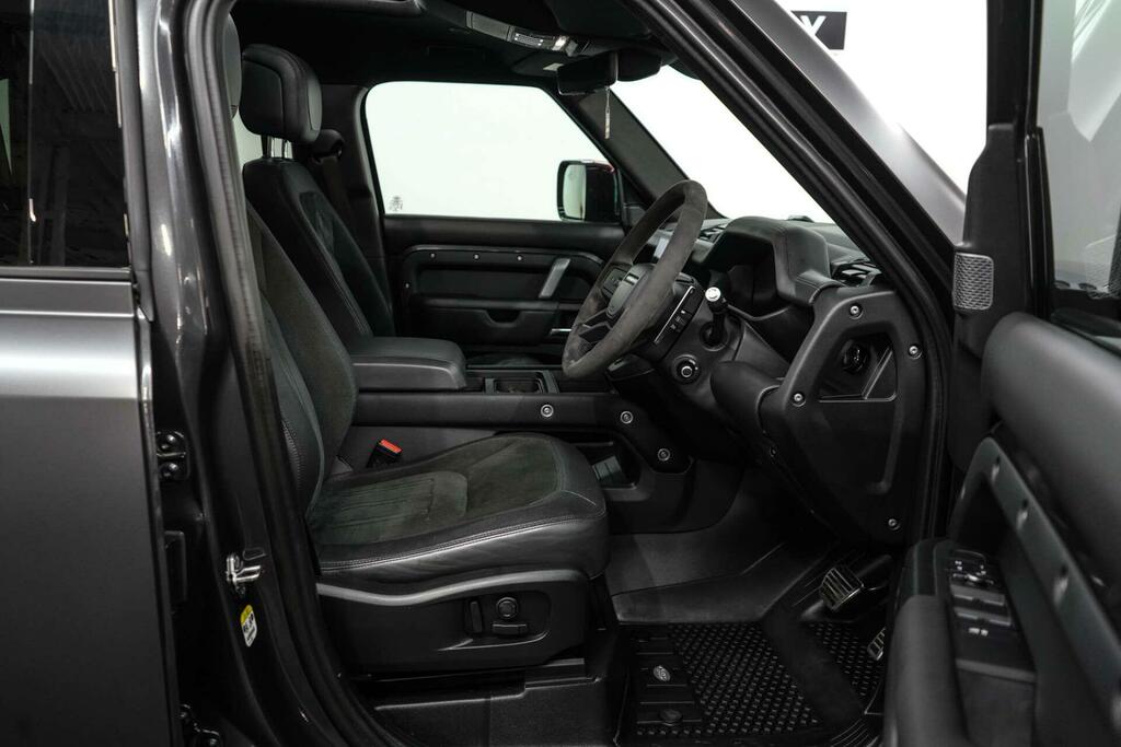 Land Rover Defender 110 S Grey #15
