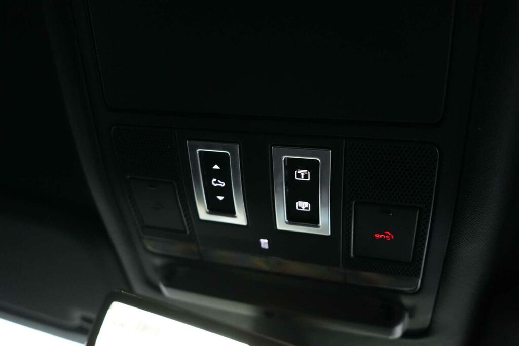 Land Rover Defender 110 S Grey #32