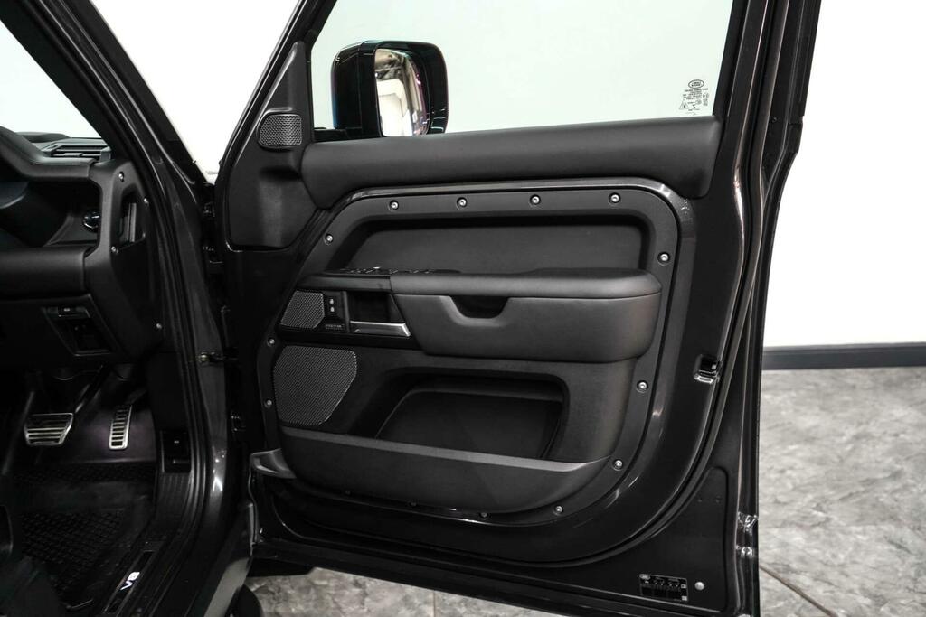 Land Rover Defender 110 S Grey #23