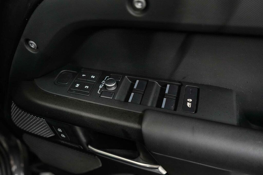 Land Rover Defender 110 S Grey #24