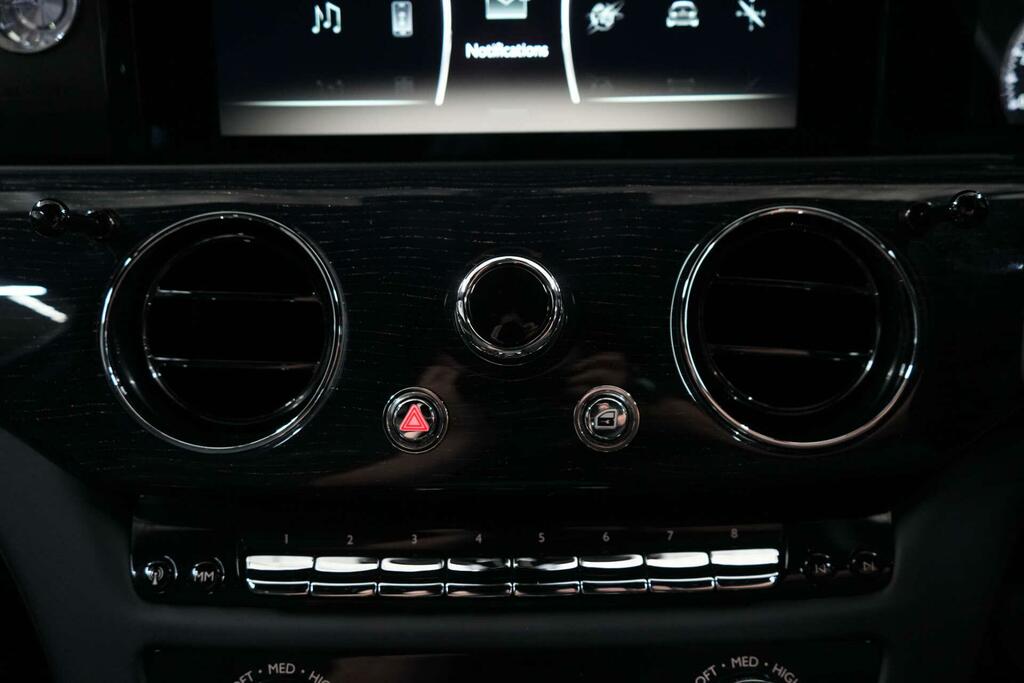 Rolls-Royce Ghost II Black Badge YD25BXF #38