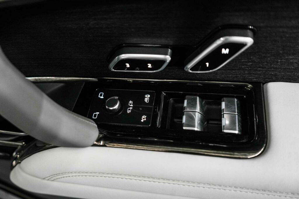 Land Rover Range Rover First Edition Black #27