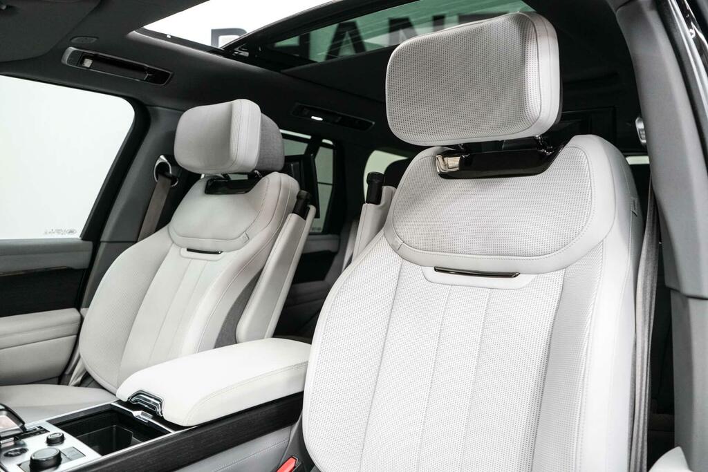 Land Rover Range Rover Sv Black #2