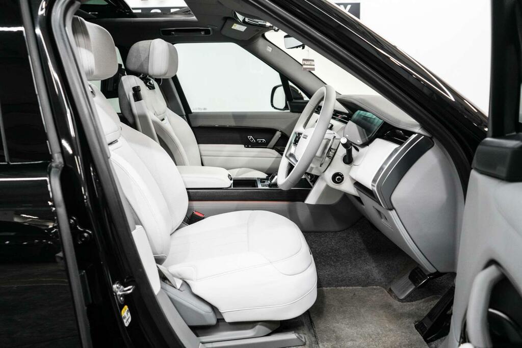Land Rover Range Rover First Edition Black #25