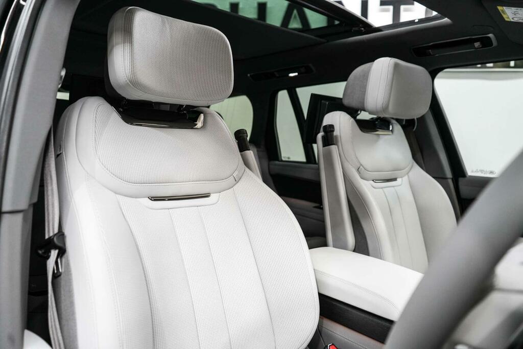 Land Rover Range Rover First Edition Black #14