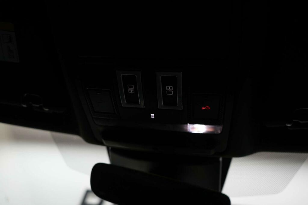 Land Rover Discovery R-dynamic Hse Black #44