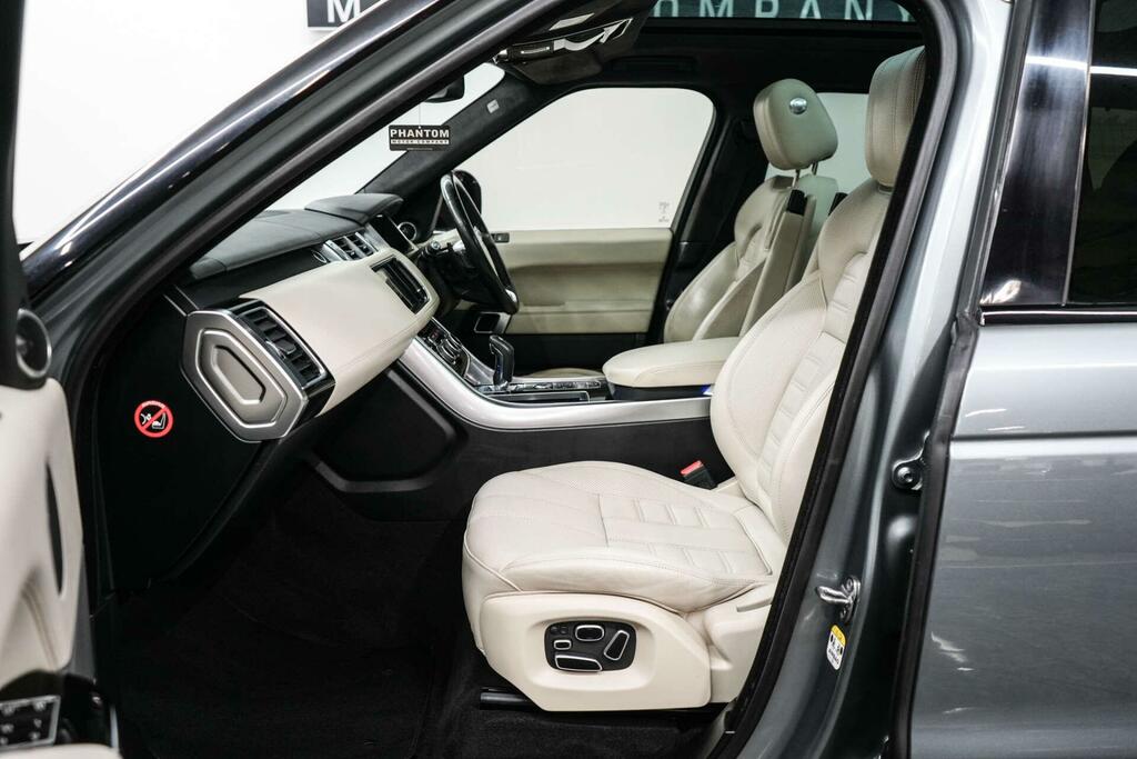 Land Rover Range Rover Sport Black #16
