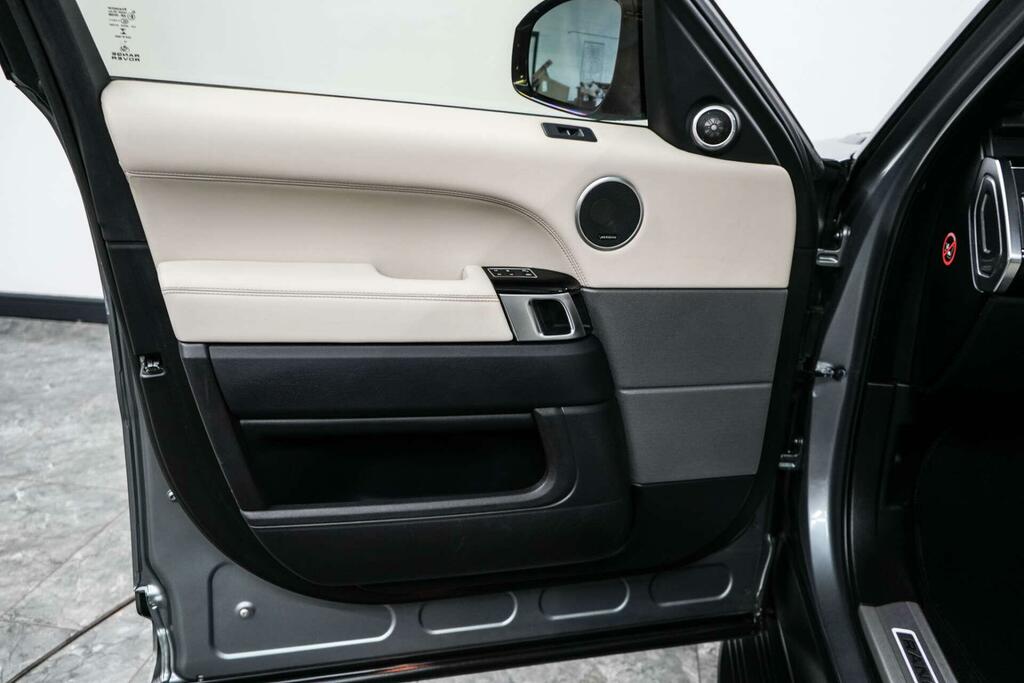 Land Rover Range Rover Sport Black #17