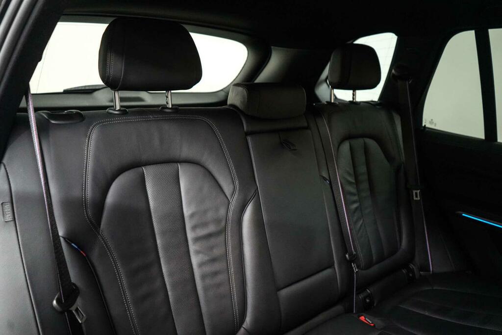 BMW X5 M M Sport White #21