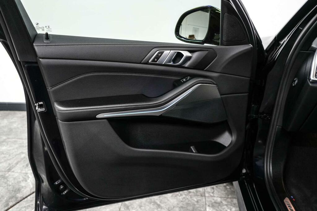 BMW X5 M M Sport White #17
