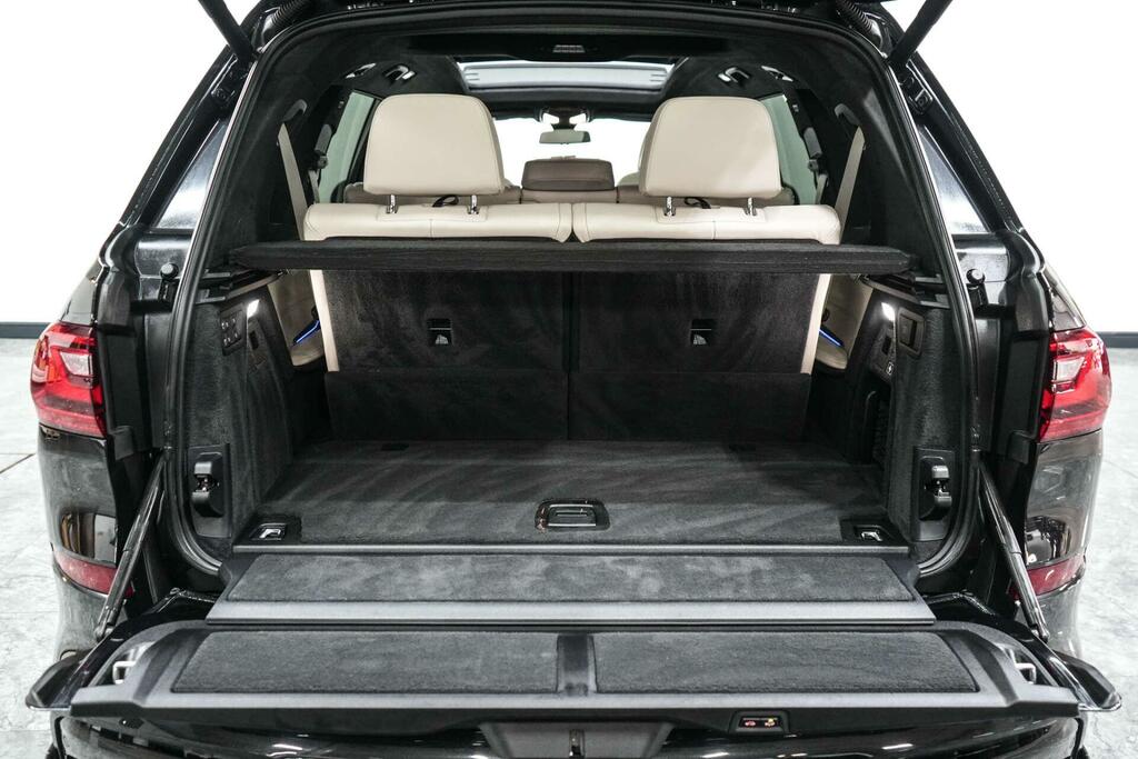 BMW X7 Xdrive40d Mht M Sport Step Black #11
