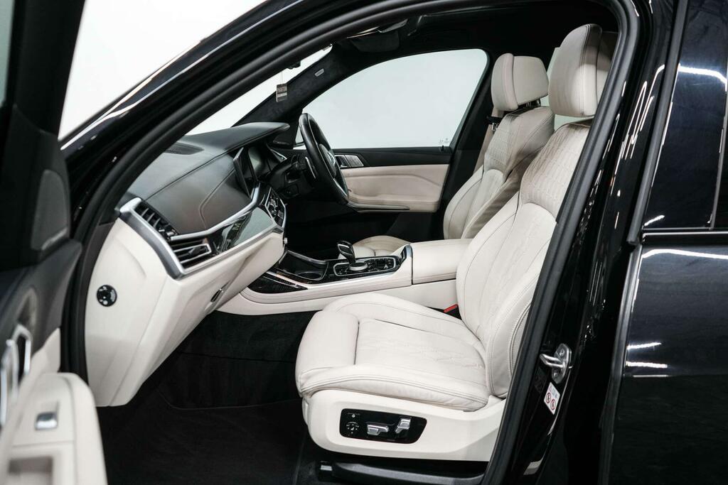 BMW X7 Xdrive40d Mht M Sport Step Black #16