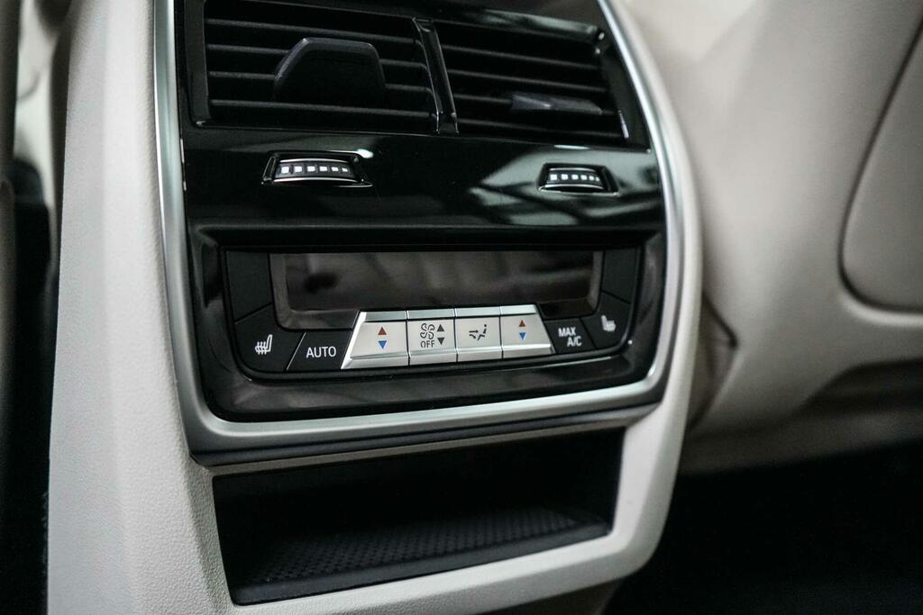 BMW X7 Xdrive40d Mht M Sport Step Black #22