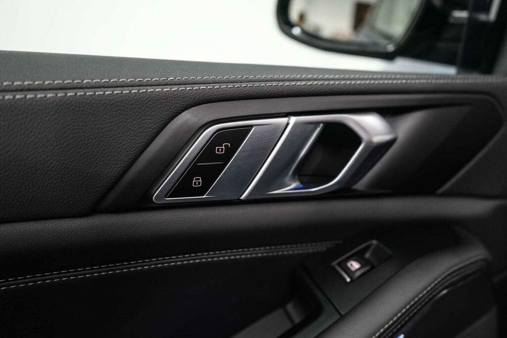 BMW X5 M Xdrive45e M Sport Black #17