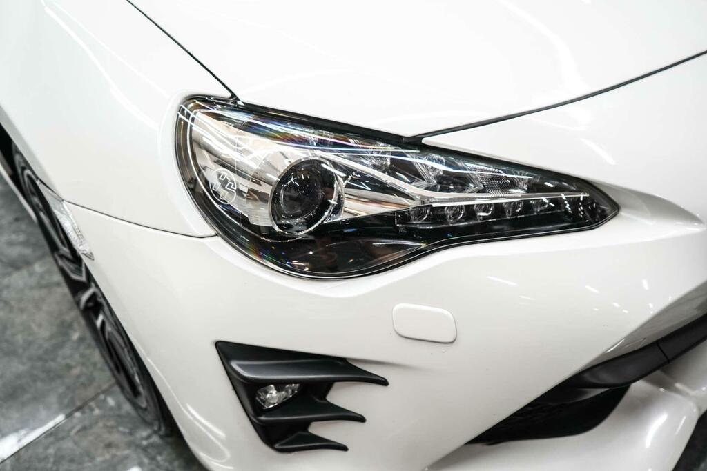 Toyota GT86 Pro White #6