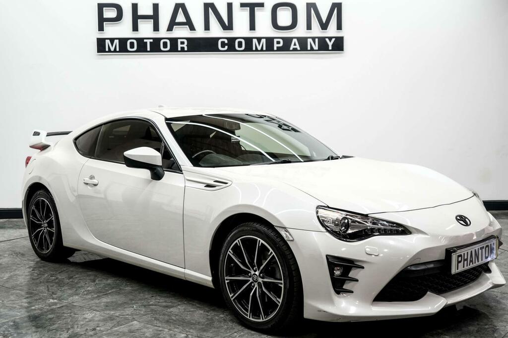Toyota GT86 Pro White