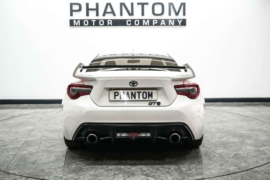 Toyota GT86 Pro White #4
